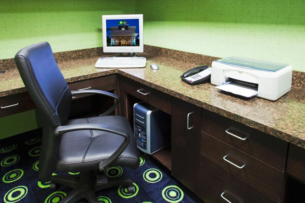 Holiday Inn Express Hotel & Suites Orlando - Apopka By Ihg Forest City Eksteriør billede